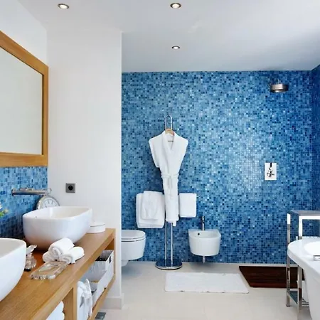 Villa Chic With Views And Private Pool *