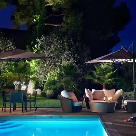 Chic With Views And Private Pool *