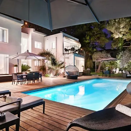 Chic With Views And Private Pool Villa *